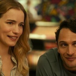 Willa Fitzgerald y Colin Woodell en Capítulo 6 titulado 'Homestead' de 'Pulso'