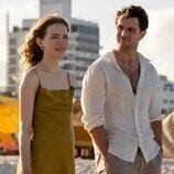 Willa Fitzgerald y Colin Woodell en Capítulo 10 titulado 'Kennedy' de 'Pulso'