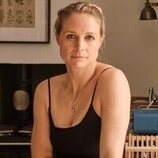 Niamh Algar en 1x02 titulado 'Capítulo 2' de 'Dos familias'