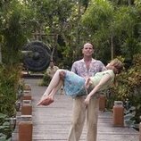Walton Goggins y Aimee Lou Wood en 3x08 titulado 'Amor Fati' de 'The White Lotus'