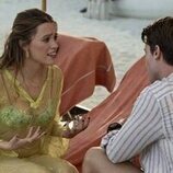 Aimee Lou Wood y Patrick Schwarzenegger en la temporada 3 y el capítulo 08 de 'The White Lotus'