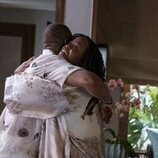 Natasha Rothwell en el 3x08 de 'The White Lotus'