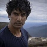 Rudi Dharmalingam en el 1x01 de 'Wakefield'