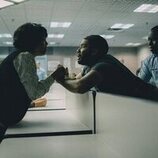 Niecy Nash y Jharrel Jerome en el 1x04 de 'When They See Us'