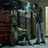 Steven Yeun y Justin H. Min en el 1x08 de 'Beef'