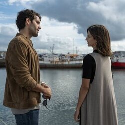 Clara Lago y Tamar Novas en el 1x04 de 'Clanes'