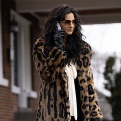 Imagen de Poorna Jagannathan en 1x02 'Chicos mortales' de 'Deli Boys'