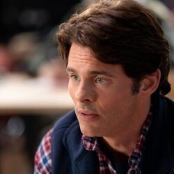 James Marsden en 2x05 'El precio a pagar' de 'Dead to Me'