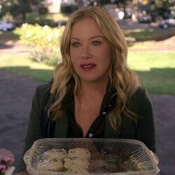 Christina Applegate en el 2x06 de 'Dead to Me'