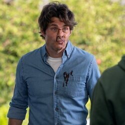 James Marsden en la temporada 3 y el capítulo 01 de 'Dead to Me'