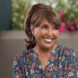 Telma Hopkins en 3x05 titulado 'No pensamos bien las cosas' de 'Dead to Me'