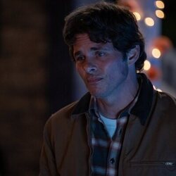 James Marsden en 'No pensamos bien las cosas' de 'Dead to Me'