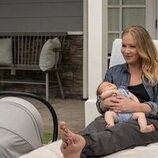 Christina Applegate en 3x10 'Hemos llegado al final' de 'Dead to Me'