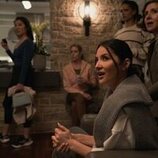 Olivia Munn en el 1x03 de 'Vicios ocultos'