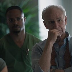 Robert Pine y Cornelius Smith Jr. en el 1x03 de 'Después del huracán'