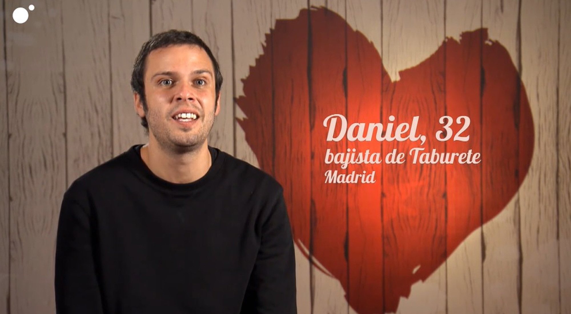 Daniel, el bajista de Taburete, acude a 'First Dates' a encontrar el amor