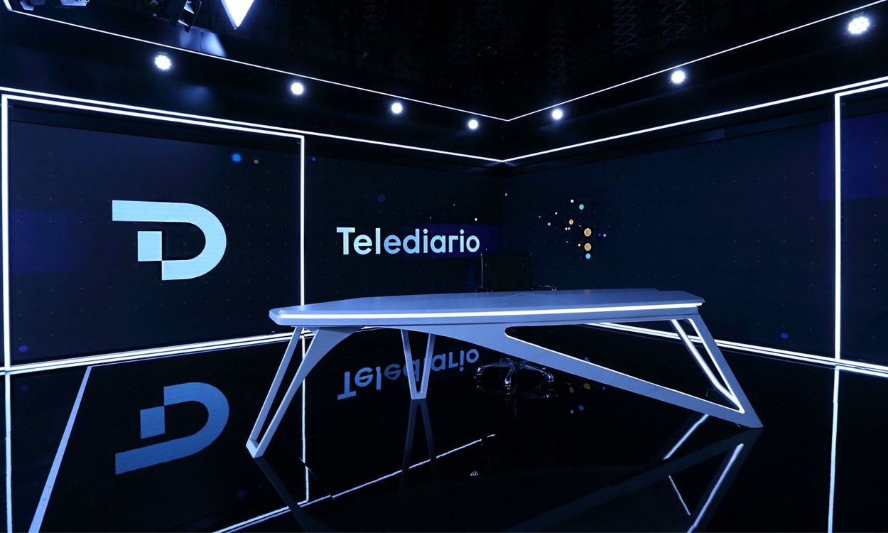 Así Es El Nuevo Decorado De 'Telediario' De La 1, Que También Renueva