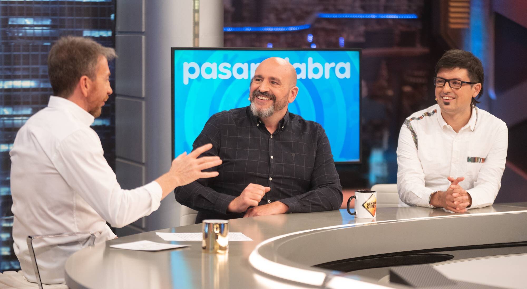 Óscar Díaz y Moisés Laguardia en su visita a 'El hormiguero'