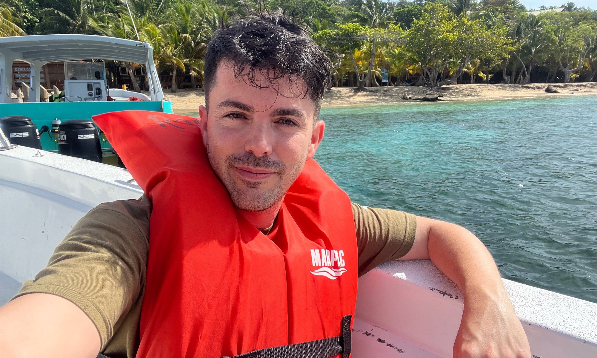 En la barca, camino a Isla Menor de Cayos Cochinos