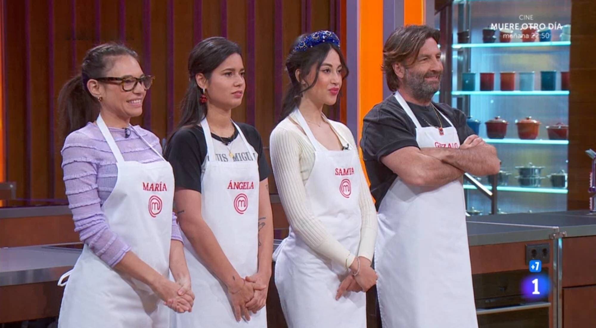 María, Ángela, Samya y Gonzalo al comienzo de la final de 'MasterChef 12'