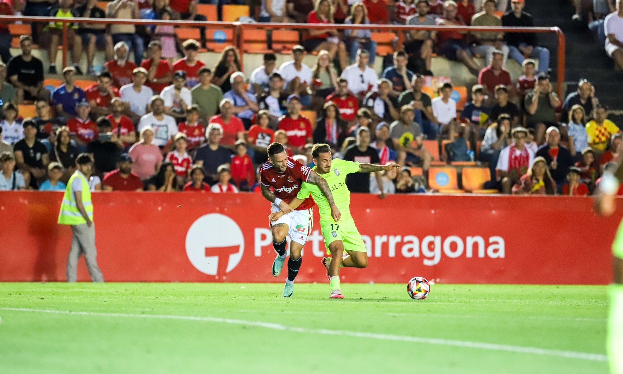 Partido entre la AD Ceuta FB y el Nàstic