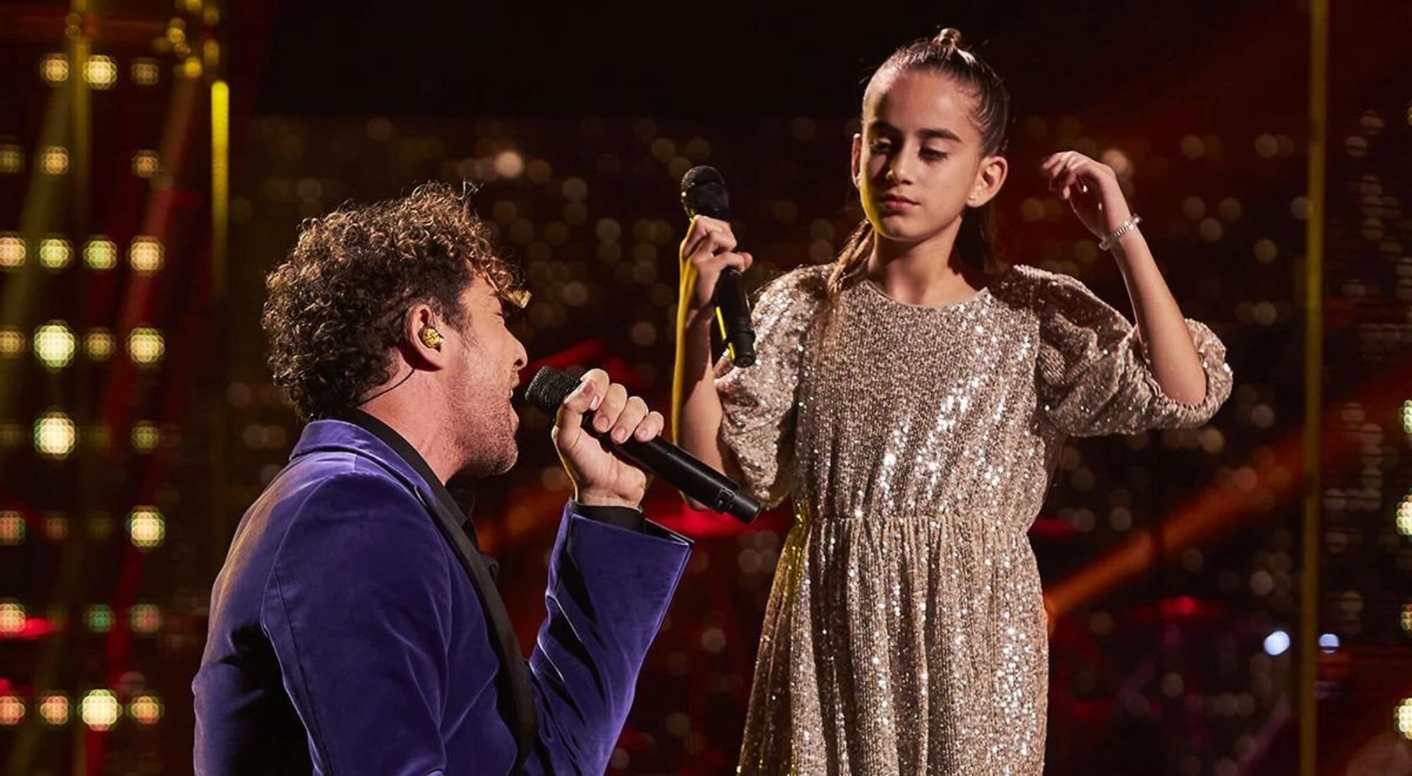 Alira Moya, ganadora de 'La Voz Kids' canta 'Me siento vivo' con David Bisbal