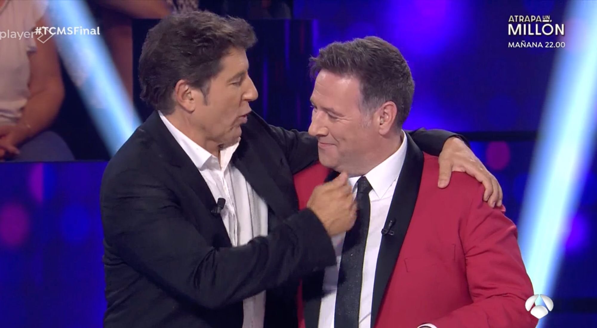 Manel Fuentes y Carlos Latre en la gran final de 'Tu cara me suena 11'