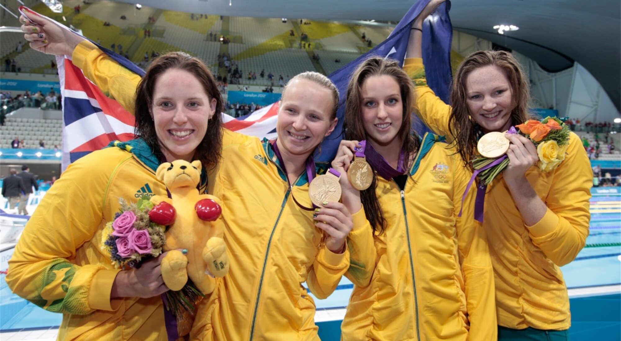 Las nadadoras australianas con el oro en los Juegos Olímpicos