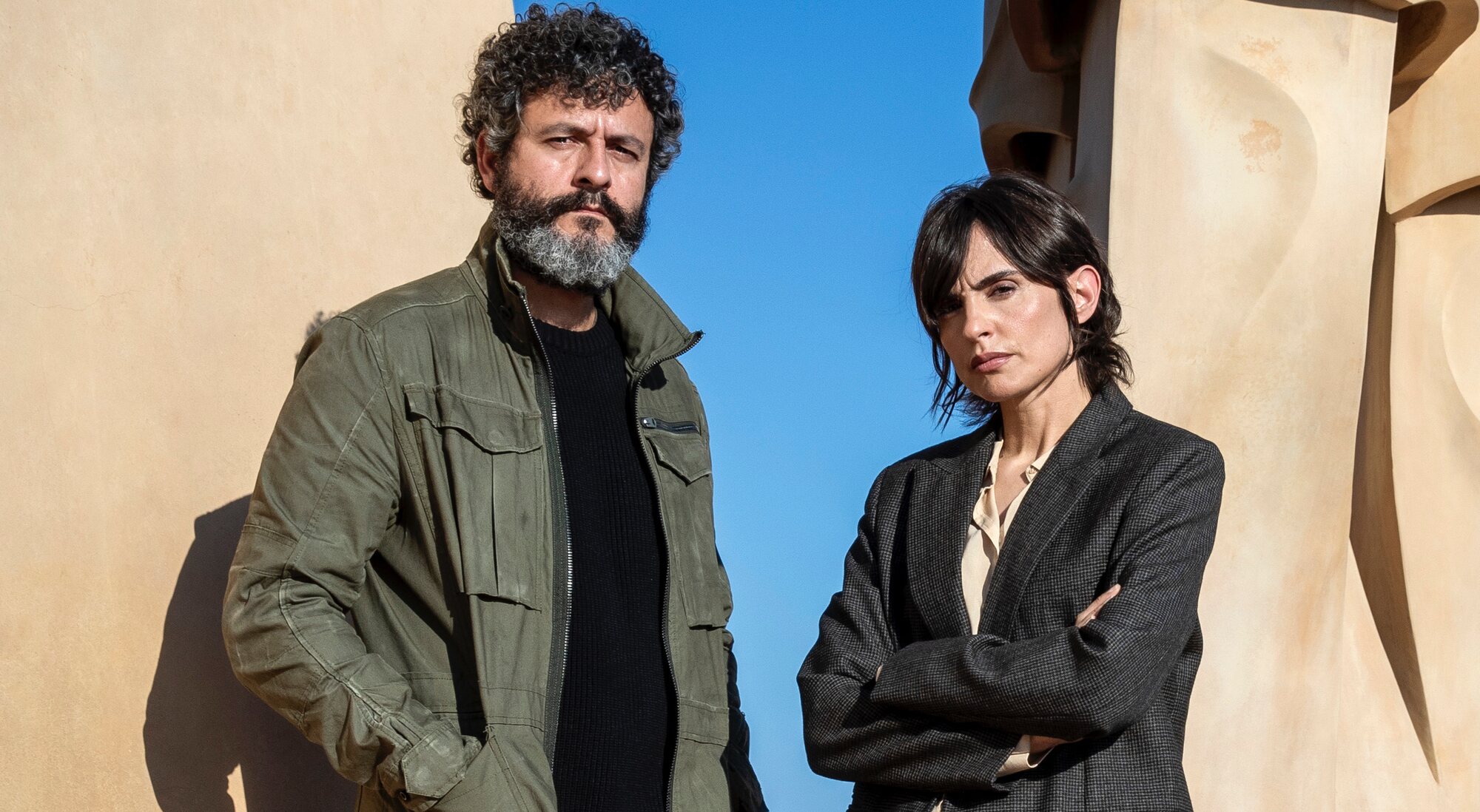 Isak Férriz y Verónica Echegui en el rodaje de 'Ciudad de sombras'