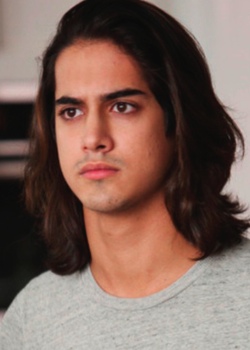 Avan Jogia se convertirá en faraón