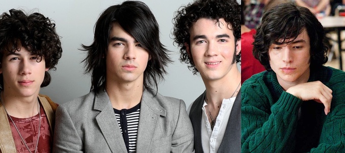 Los Jonas Brothers y Ezra Miller