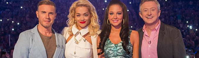 Rita Ora junto a Gary Barlow, Tulisa y Louis Walsh