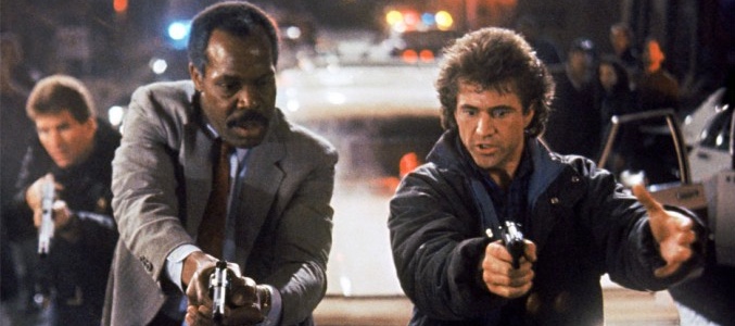 Fotograma de 'Arma Letal', con Mel Gibson y Danny Glover