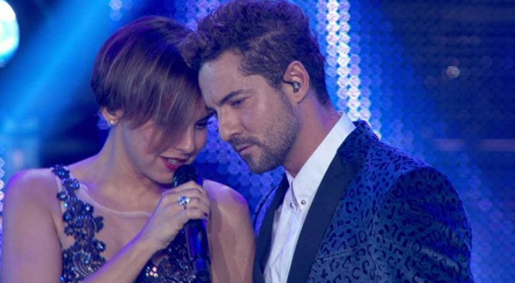 Chenoa y Bisbal cantando "Escondidos" en 'OT. El Concierto'