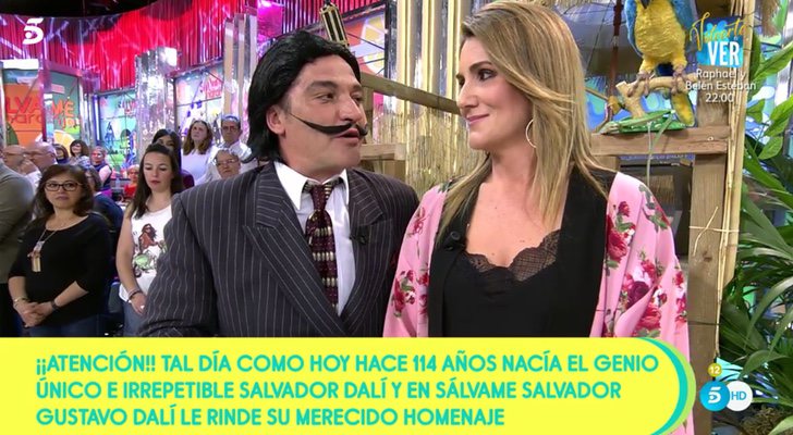 Gustavo González rinde homenaje a Salvador Dalí con Carlota Corredera en 'Sálvame'