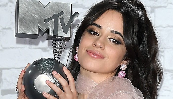 Camila Cabello en los MTV EMAs 2017