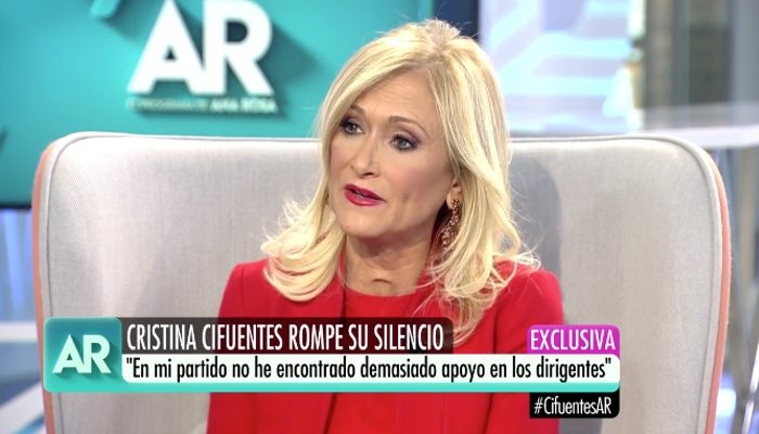 Cristina Cifuentes apuntó a los responsables de su dimisión