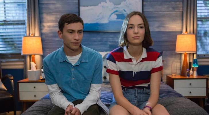 Keir Gilchrist y Brigette Lundy-Paine, protagonistas de 'Atipico'