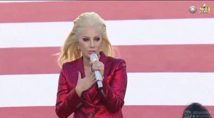 Lady Gaga interpreta el himno nacional en la 'Super Bowl 50'