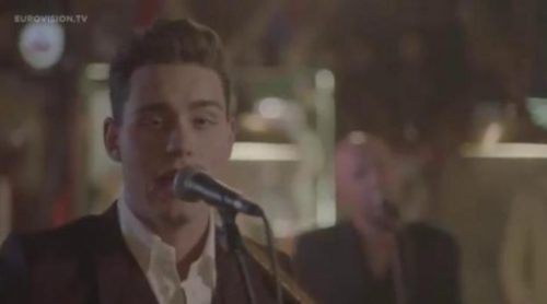 Douwe Bob interpreta "Slow Down", la canción de Países Bajos en Eurovisión 2016