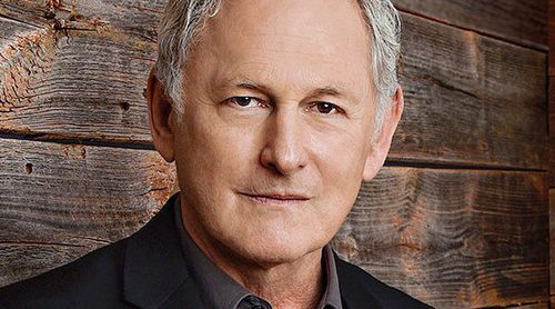 Victor Garber ('Legends of Tomorrow'): "Los crossovers de The CW tienen que estar justificados y legitimados"