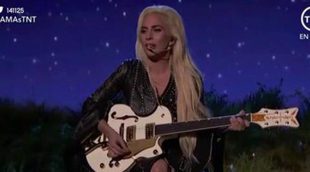 Lady Gaga canta "Million Reasons" en los American Music Awards 2016