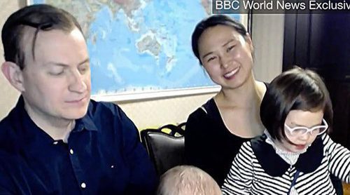 La BBC vuelve a entrevistar al profesor que se hizo viral gracias a su familia