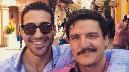 'Narcos': Miguel Ángel Silvestre y Pedro Pascal se marcan un baile sensual en la presentación de la temporada