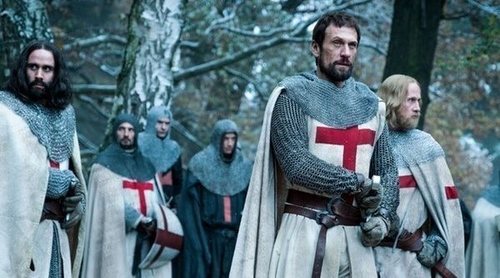 'Knightfall': Intenso adelanto de la segunda temporada con Mark Hamill como caballero templario