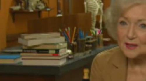 Betty White se descontrola en 'Community'