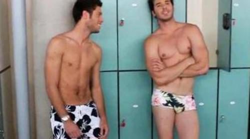 Los chicos de la televisión posan en bañador para Must! Magazine