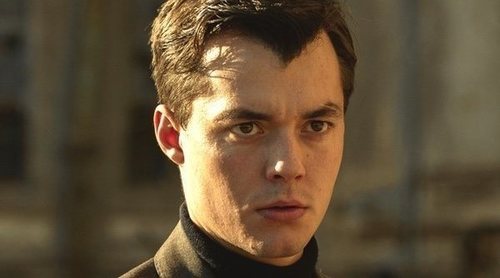 Jack Bannon: "'Pennyworth' no es una serie de superhéroes, no tiene capas y mallas"