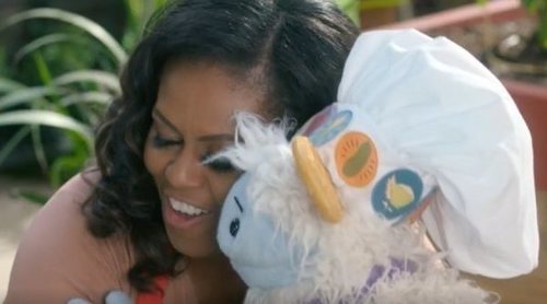 Michelle Obama protagoniza 'Gofre + Mochi', la nueva serie culinaria, cultural y familiar de Netflix