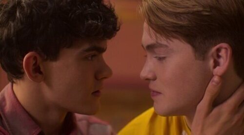 'Heartstopper': Nick busca el modo de salir del armario en el tráiler de la segunda temporada